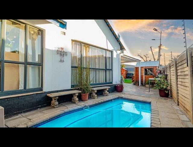 4 BEDROOM HOUSE FOR SALE IN RACEVIEW